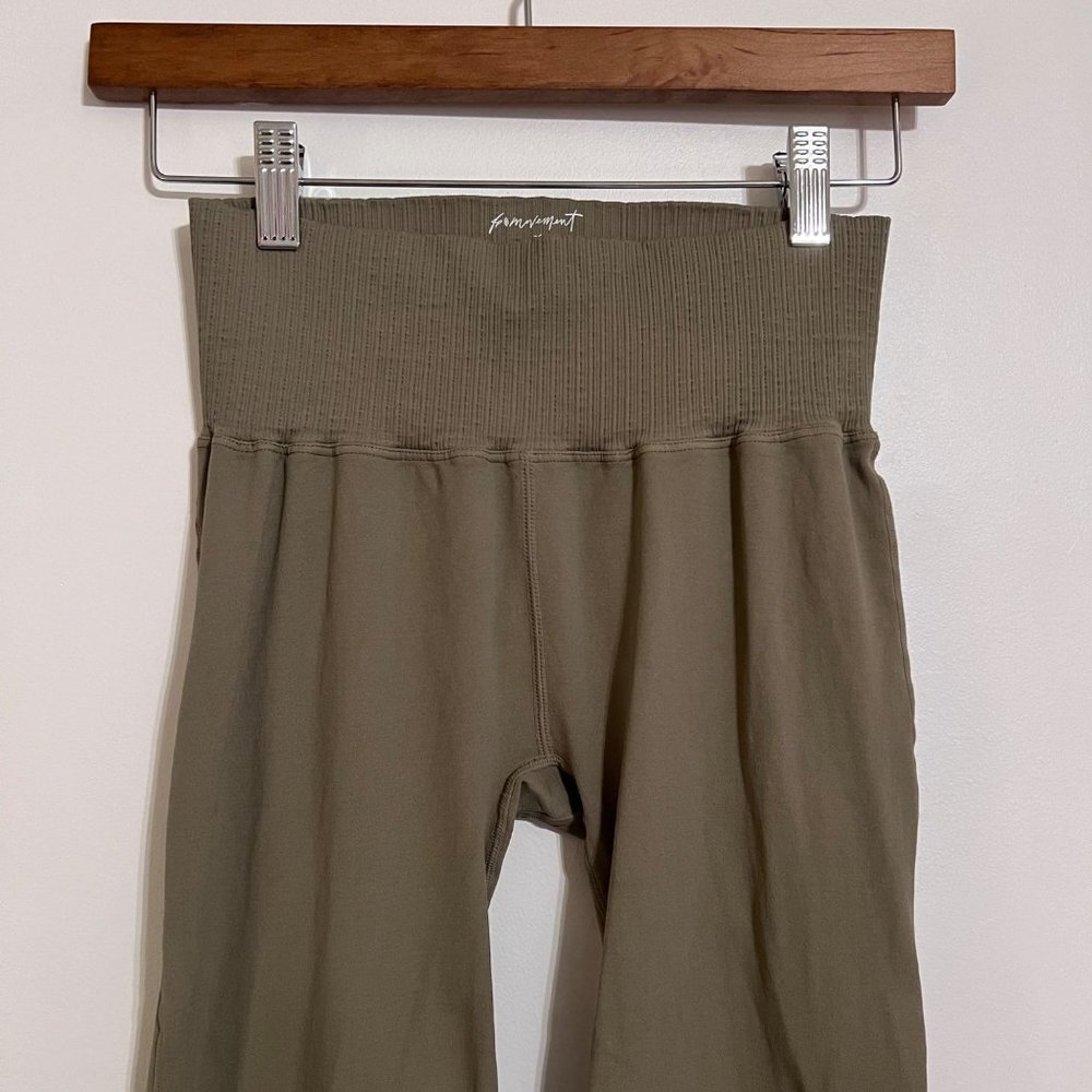 NWOT Free People Movement Good Karma Crop Flares - Picture 4 of 7